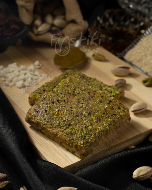 Pistachio & natural mastic unpackaged bar Unpackaged bars of our own production